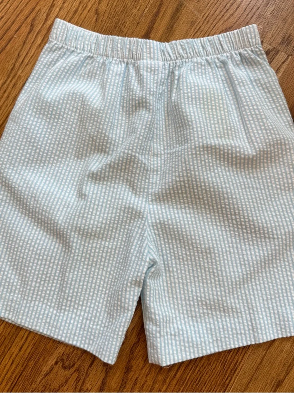 Bailey boys Light Blue Seersucker Two-Piece Set with White Peter Pan Collar - Picture 4 of 11